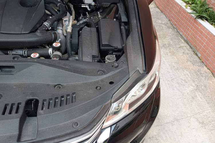 Used Toyota Crown 2017 2.0T Sport Edition Engine Bay Left