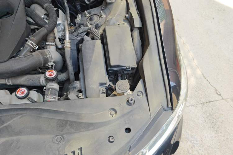 Used Toyota Crown 2017 2.0T Sport Edition Engine Bay Left