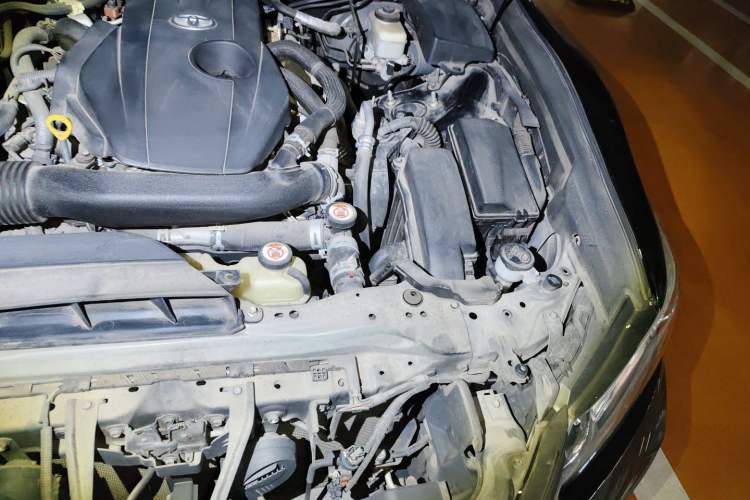 Used Toyota Crown 2017 2.0T Sport Edition Engine Bay Left