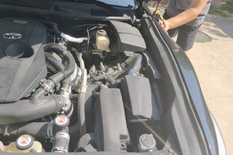 Used Toyota Crown 2017 2.0T Sport Edition Engine Bay Left