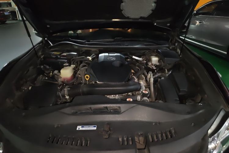 Used Toyota Crown 2017 2.0T Sport Edition Engine Bay