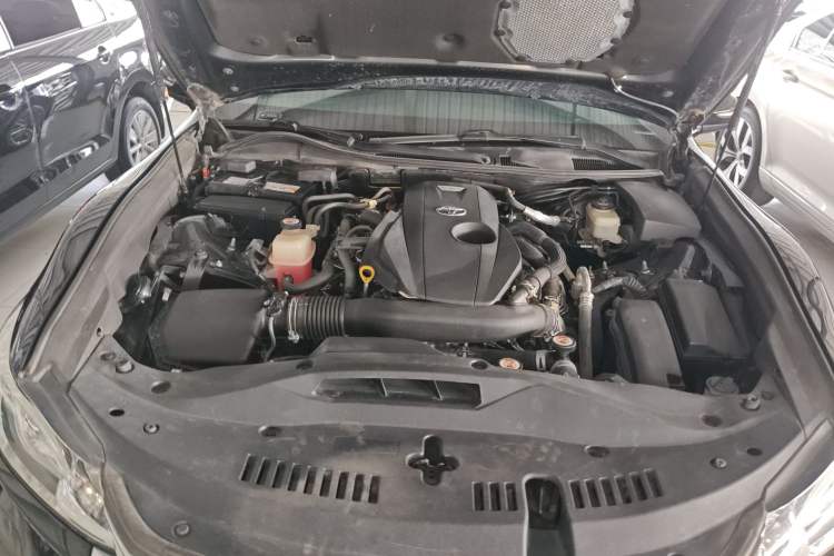 Used Toyota Crown 2017 2.0T Sport Edition Engine Bay