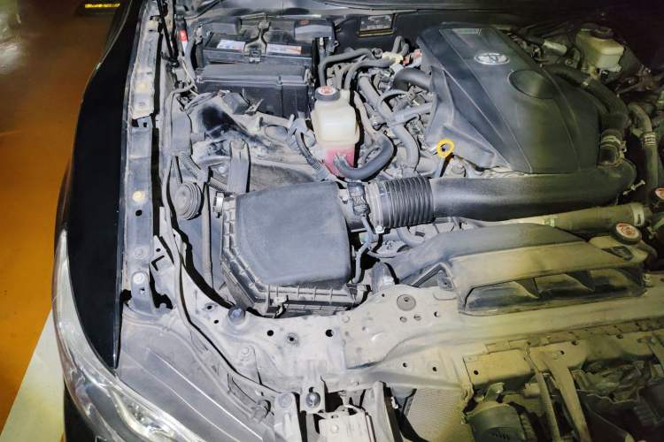 Used Toyota Crown 2017 2.0T Sport Edition Engine Bay Right