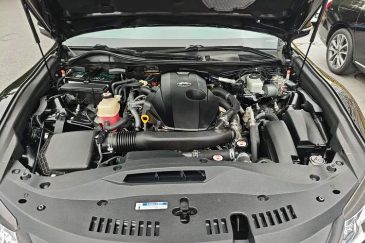 Used Toyota Crown 2017 2.0T Sport Edition Engine Bay