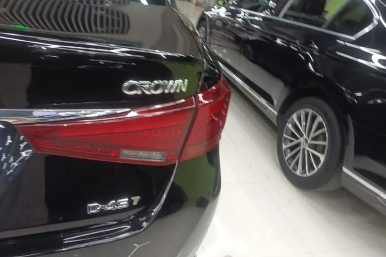 Used Toyota Crown 2017 2.0T Sport Edition Exterior 3
