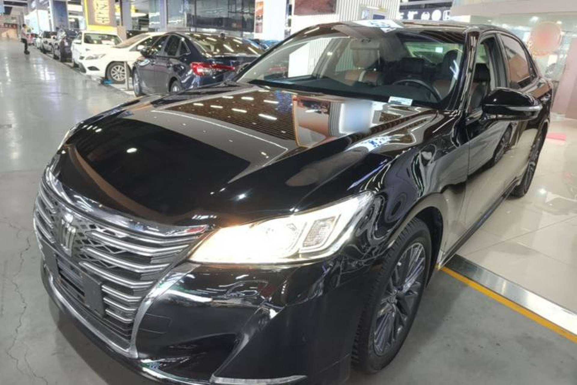 Used Toyota Crown 2017 2.0T Sport Edition Front Left 45 Deg