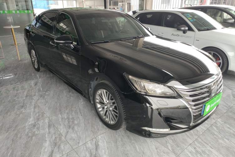 Used Toyota Crown 2017 2.0T Sport Edition Front Right 45 Deg