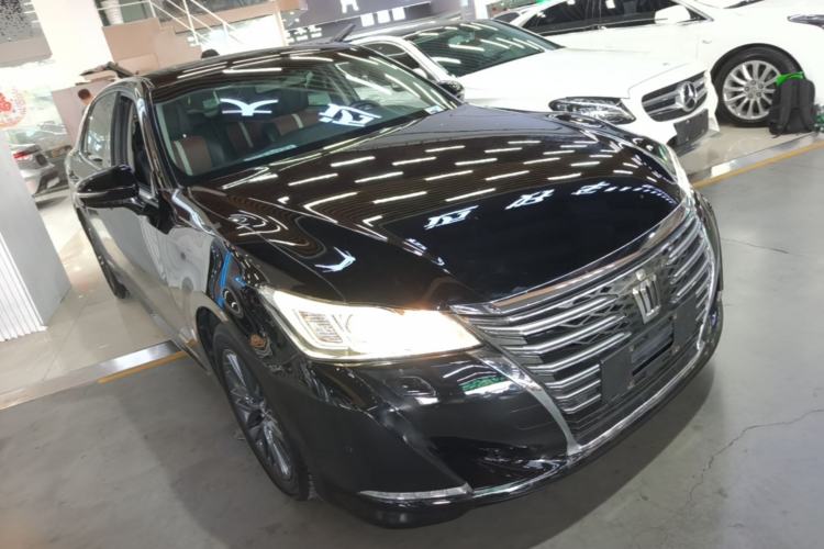 Used Toyota Crown 2017 2.0T Sport Edition Front Right 45 Deg