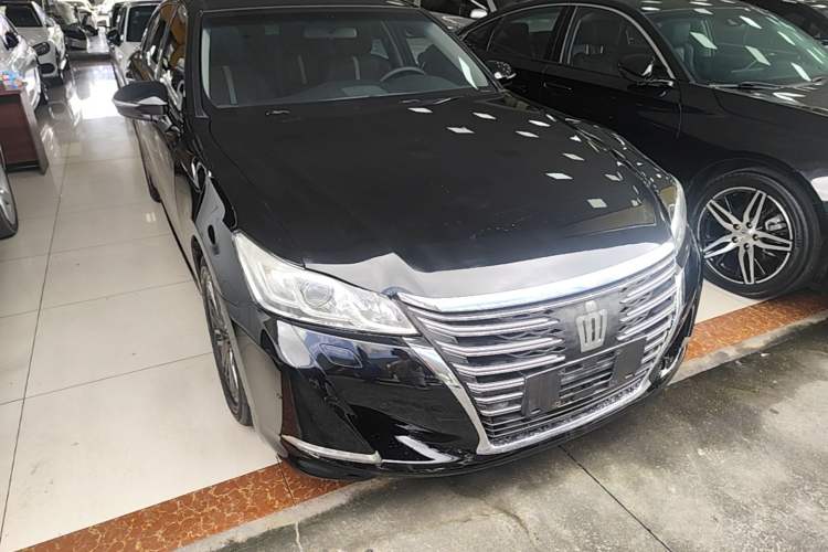 Used Toyota Crown 2017 2.0T Sport Edition Front Right 45 Deg