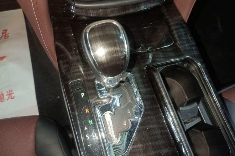 Used Toyota Crown 2017 2.0T Sport Edition Gear Lever