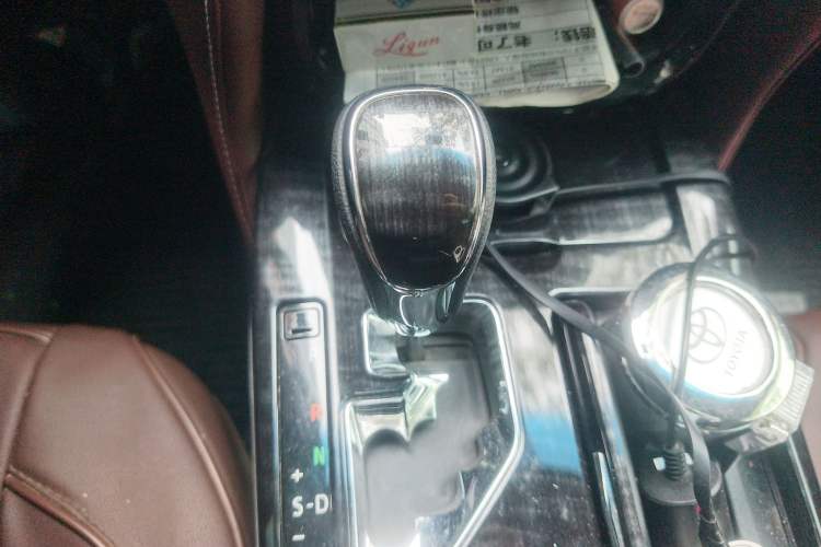 Used Toyota Crown 2017 2.0T Sport Edition Gear Lever