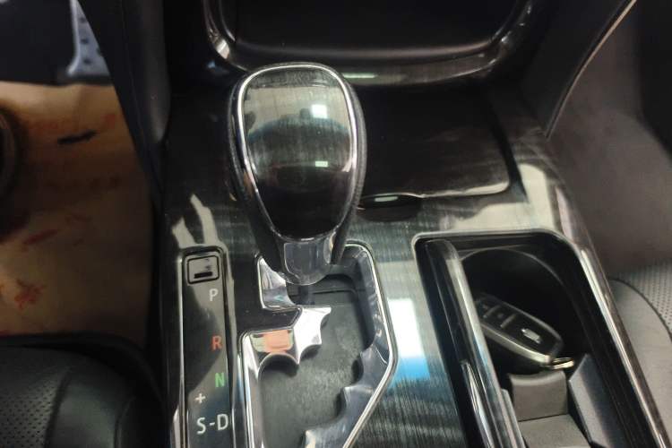 Used Toyota Crown 2017 2.0T Sport Edition Gear Lever