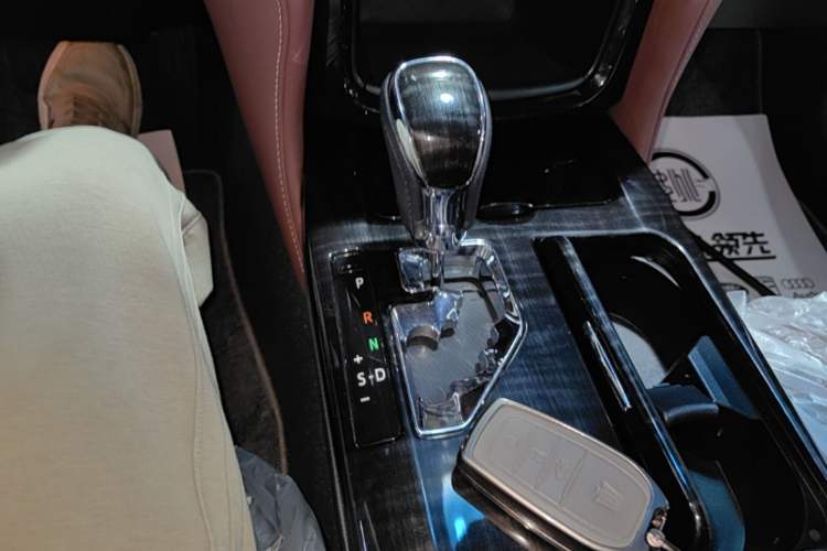 Used Toyota Crown 2017 2.0T Sport Edition Gear Lever