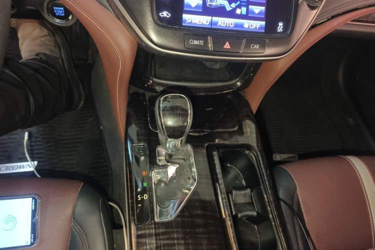 Used Toyota Crown 2017 2.0T Sport Edition Gear Lever