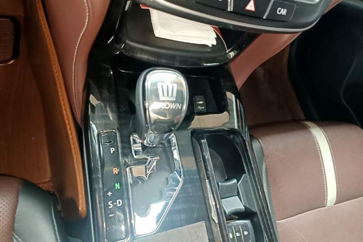 Used Toyota Crown 2017 2.0T Sport Edition Gear Lever