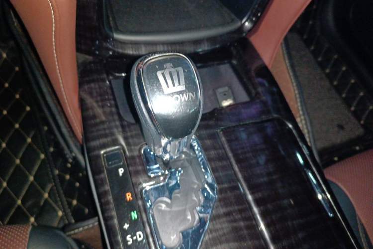 Used Toyota Crown 2017 2.0T Sport Edition Gear Lever