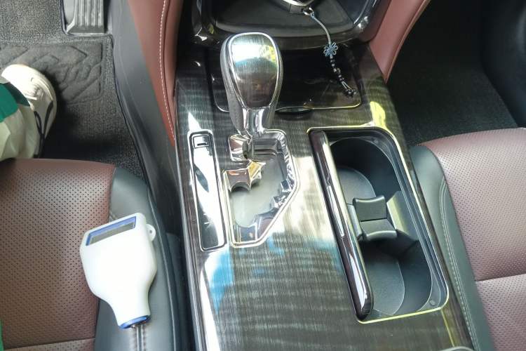 Used Toyota Crown 2017 2.0T Sport Edition Gear Lever