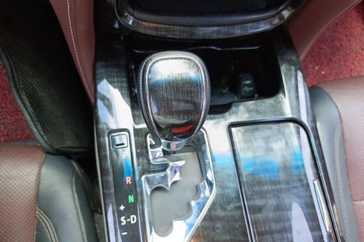 Used Toyota Crown 2017 2.0T Sport Edition Gear Lever