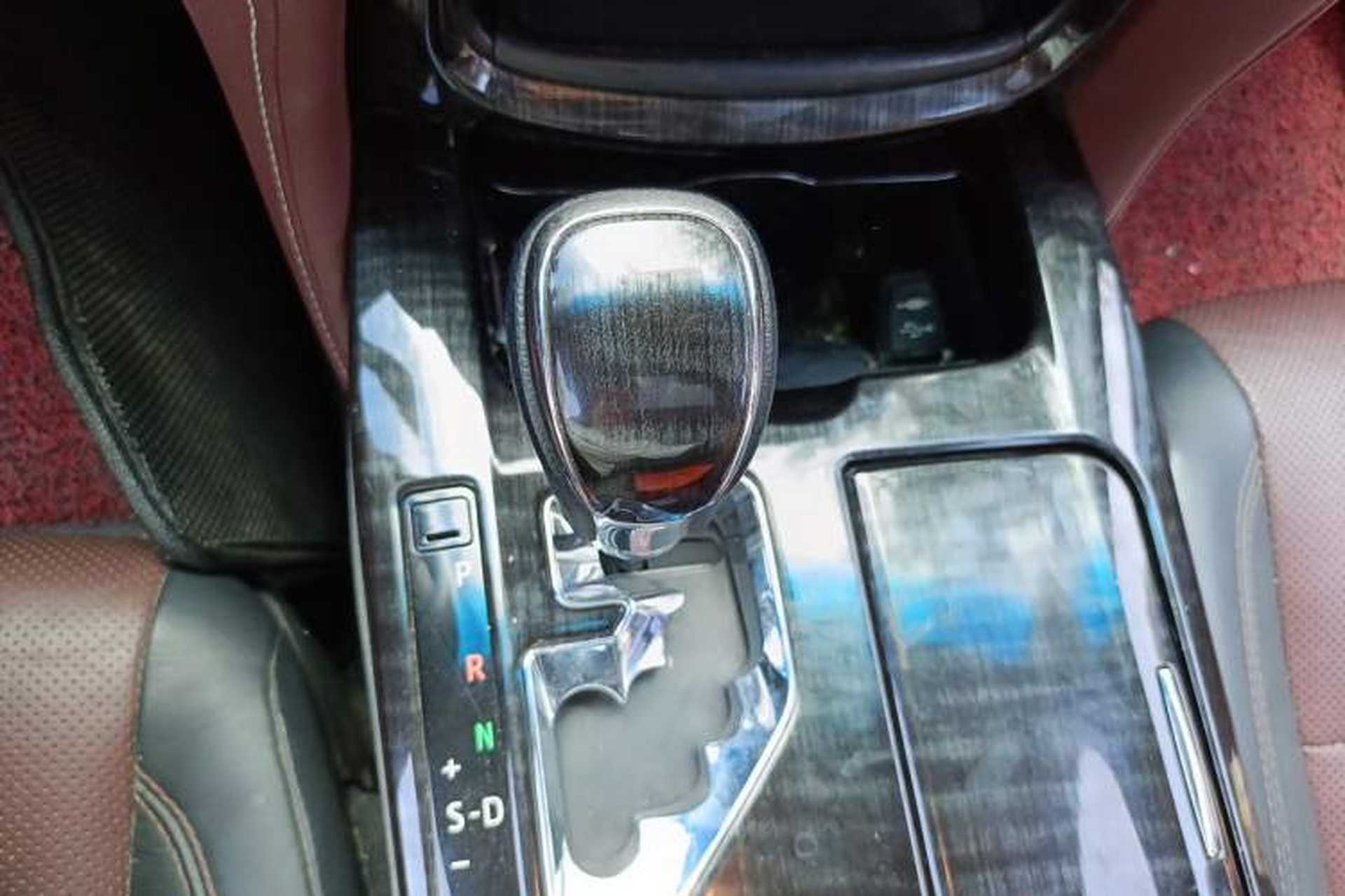 Used Toyota Crown 2017 2.0T Sport Edition Gear Lever