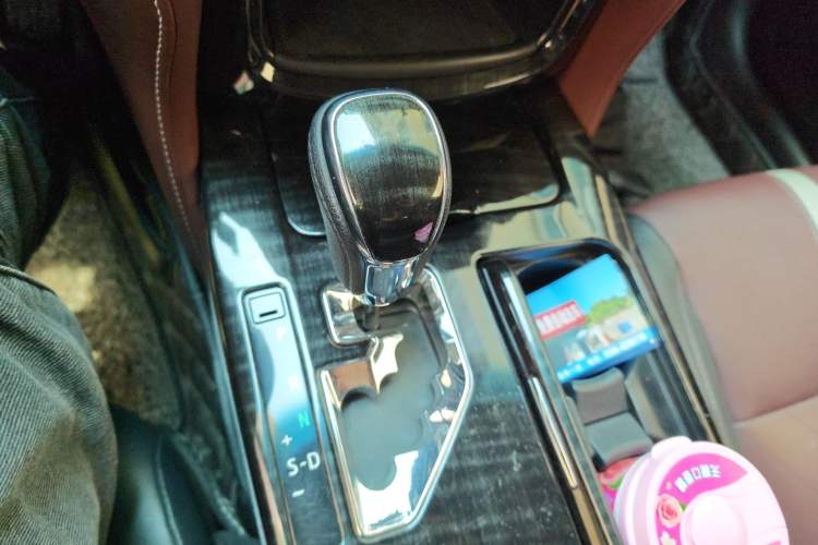 Used Toyota Crown 2017 2.0T Sport Edition Gear Lever