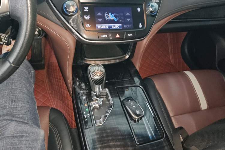 Used Toyota Crown 2017 2.0T Sport Edition Gear Lever