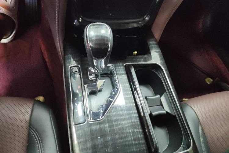 Used Toyota Crown 2017 2.0T Sport Edition Gear Lever