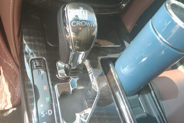 Used Toyota Crown 2017 2.0T Sport Edition Gear Lever