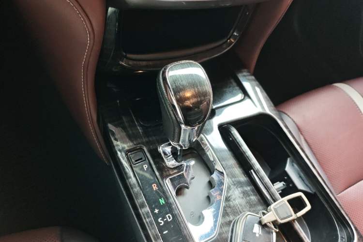 Used Toyota Crown 2017 2.0T Sport Edition Gear Lever