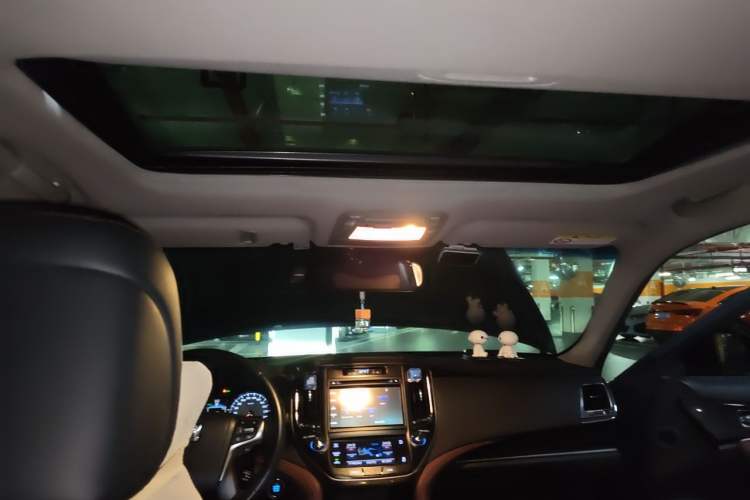 Used Toyota Crown 2017 2.0T Sport Edition Headliner