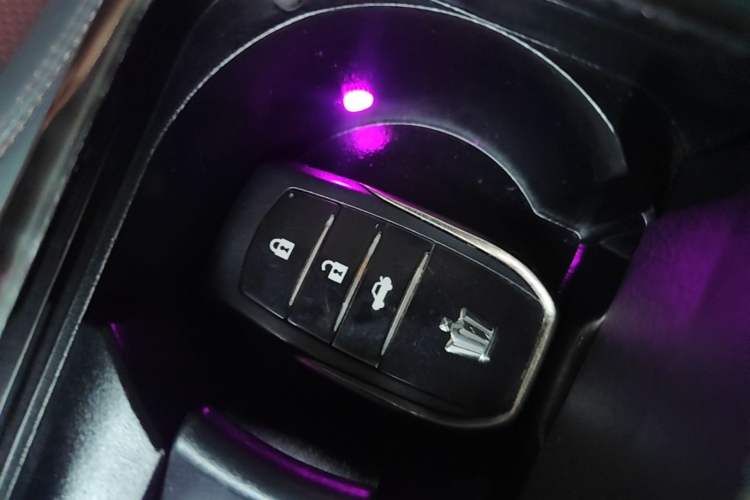 Used Toyota Crown 2017 2.0T Sport Edition Interior 1