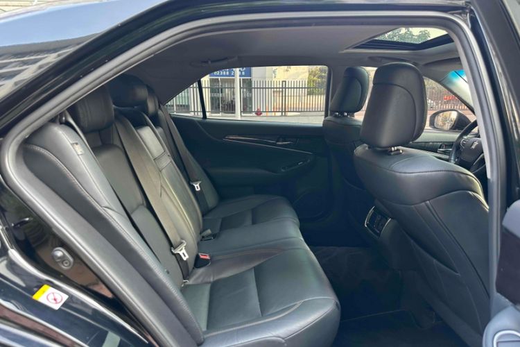 Used Toyota Crown 2017 2.0T Sport Edition Interior 10