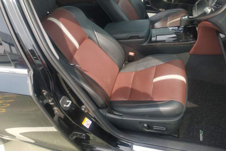 Used Toyota Crown 2017 2.0T Sport Edition Interior 10