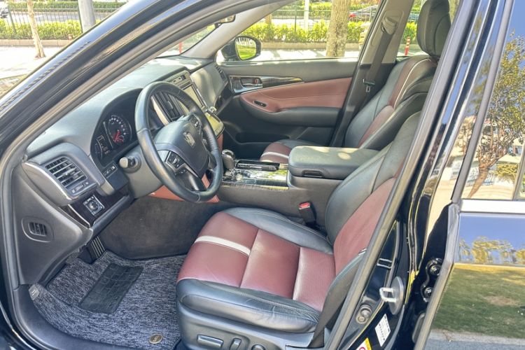 Used Toyota Crown 2017 2.0T Sport Edition Interior 3