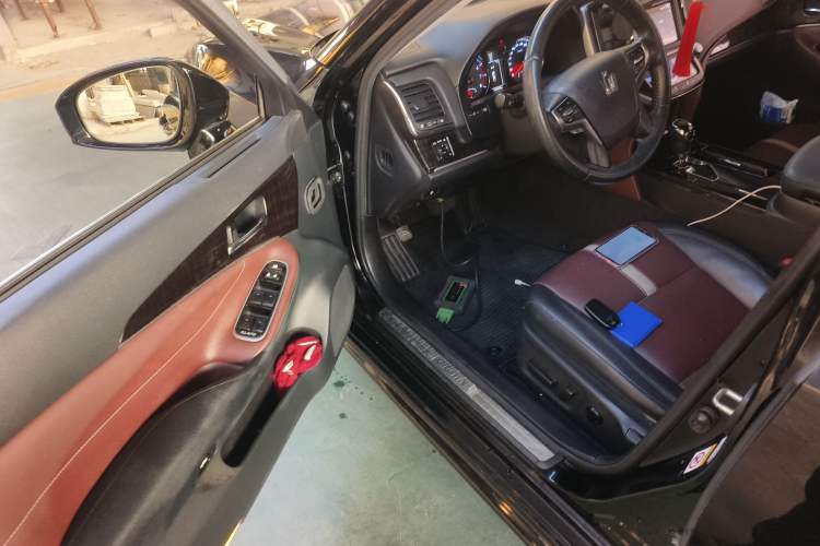 Used Toyota Crown 2017 2.0T Sport Edition Interior 3