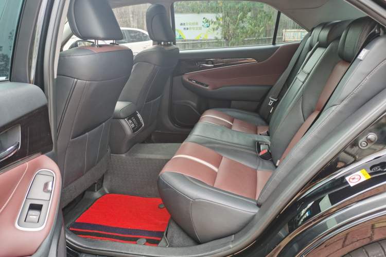 Used Toyota Crown 2017 2.0T Sport Edition Interior 3