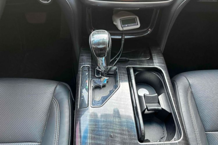 Used Toyota Crown 2017 2.0T Sport Edition Interior 4