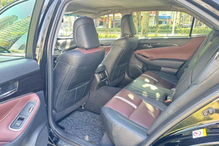 Used Toyota Crown 2017 2.0T Sport Edition Interior 4