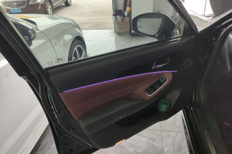 Used Toyota Crown 2017 2.0T Sport Edition Left Front Door Interior