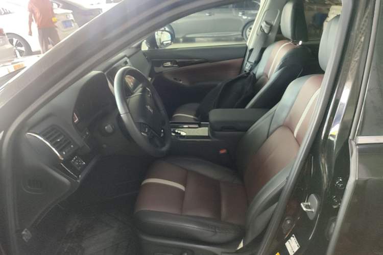 Used Toyota Crown 2017 2.0T Sport Edition Left Front Seat