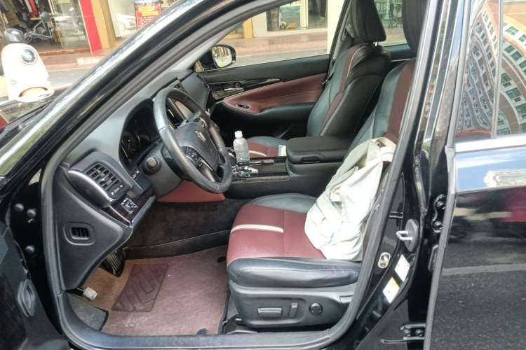 Used Toyota Crown 2017 2.0T Sport Edition Left Front Seat