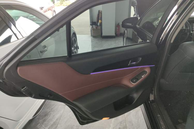 Used Toyota Crown 2017 2.0T Sport Edition Left Rear Door Interior