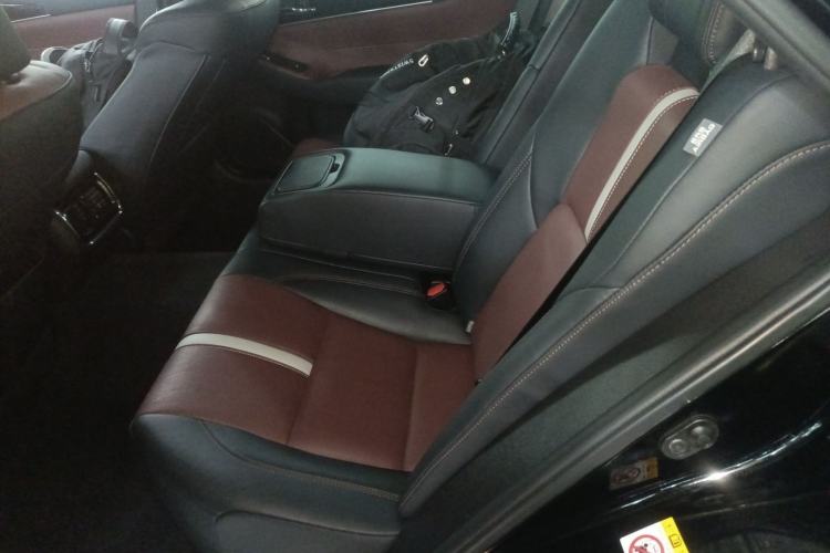 Used Toyota Crown 2017 2.0T Sport Edition Left Rear Seat