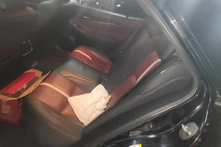 Used Toyota Crown 2017 2.0T Sport Edition Left Rear Seat