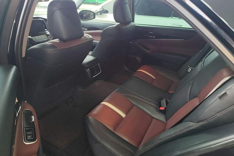Used Toyota Crown 2017 2.0T Sport Edition Left Rear Seat