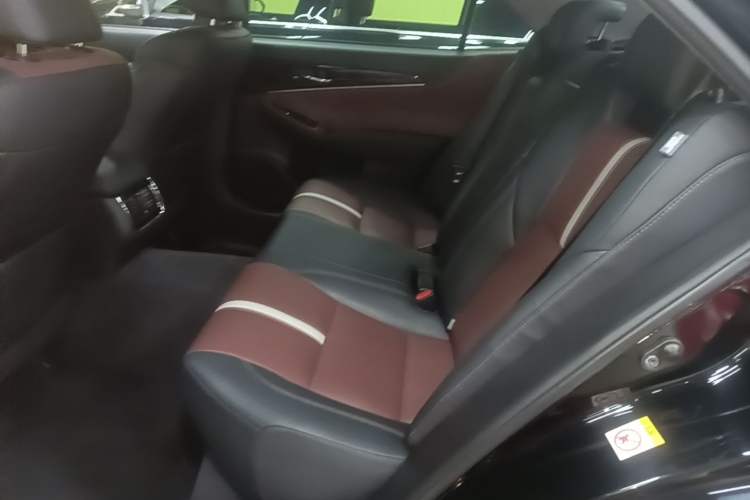 Used Toyota Crown 2017 2.0T Sport Edition Left Rear Seat