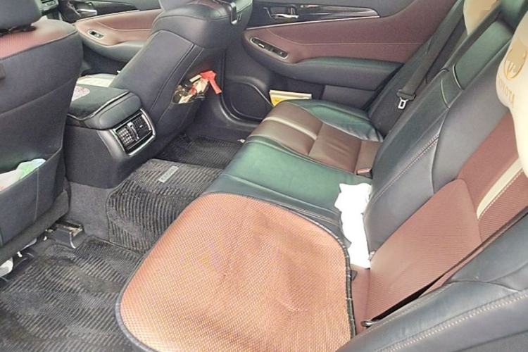 Used Toyota Crown 2017 2.0T Sport Edition Left Rear Seat