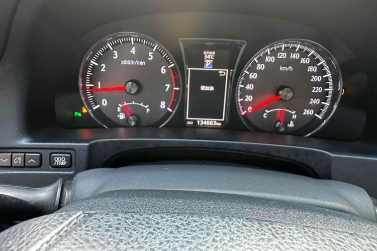 Used Toyota Crown 2017 2.0T Sport Edition Odometer Close Up