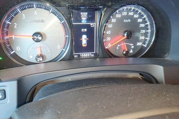 Used Toyota Crown 2017 2.0T Sport Edition Odometer Close Up