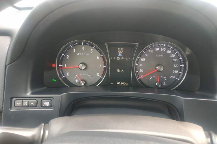 Used Toyota Crown 2017 2.0T Sport Edition Odometer Close Up