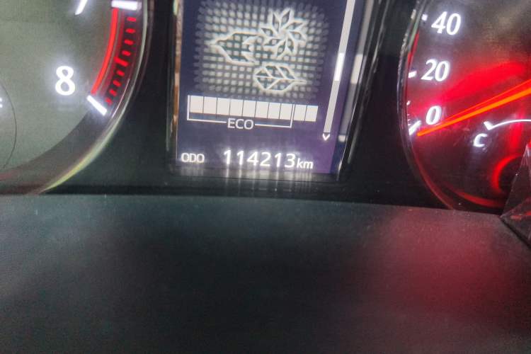 Used Toyota Crown 2017 2.0T Sport Edition Odometer Close Up